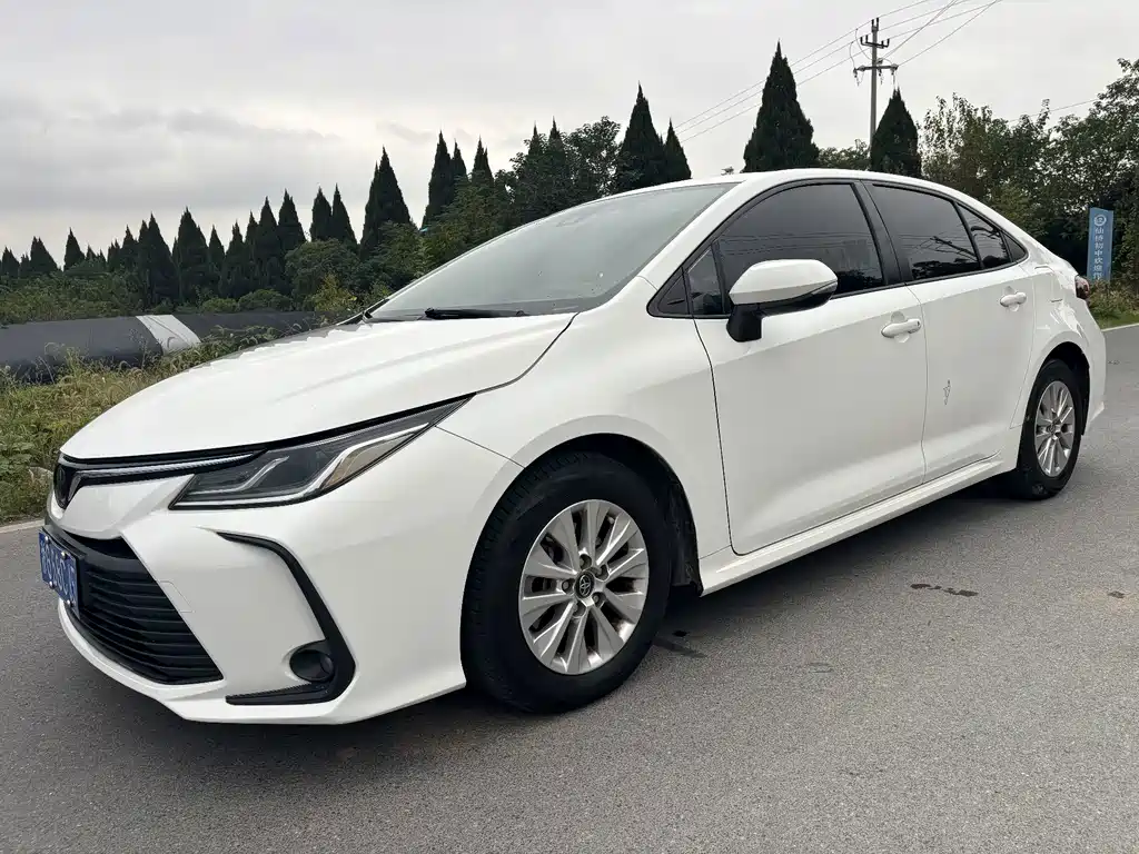 Toyota Corolla — фото 2