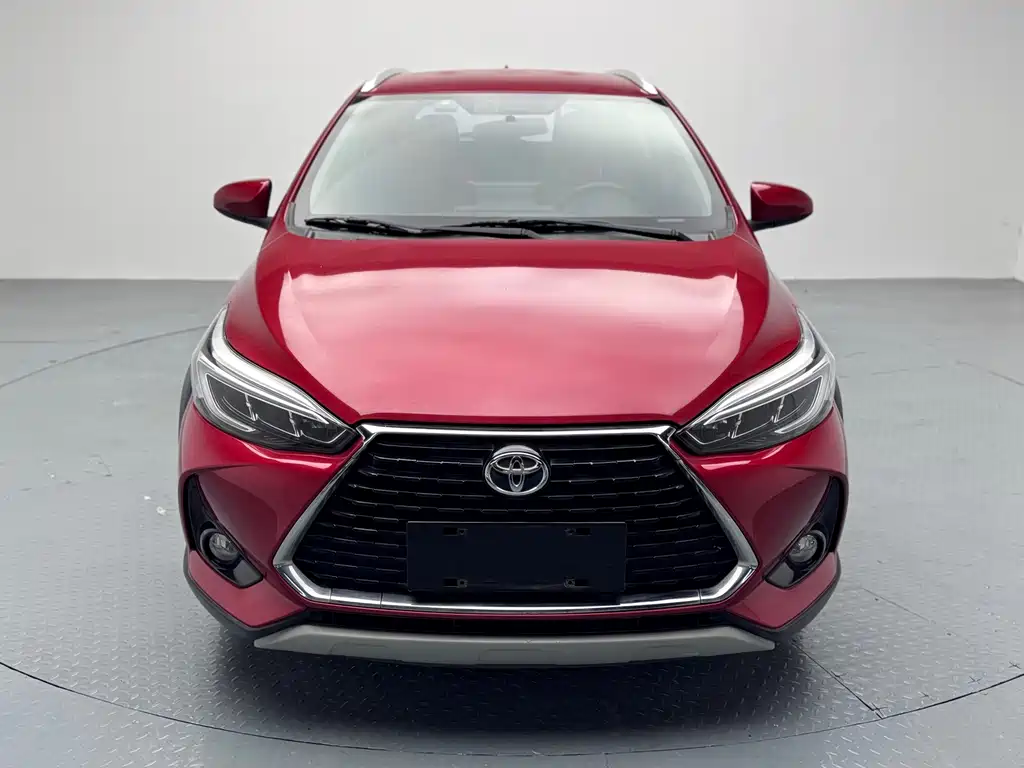Toyota Yaris L — фото 2