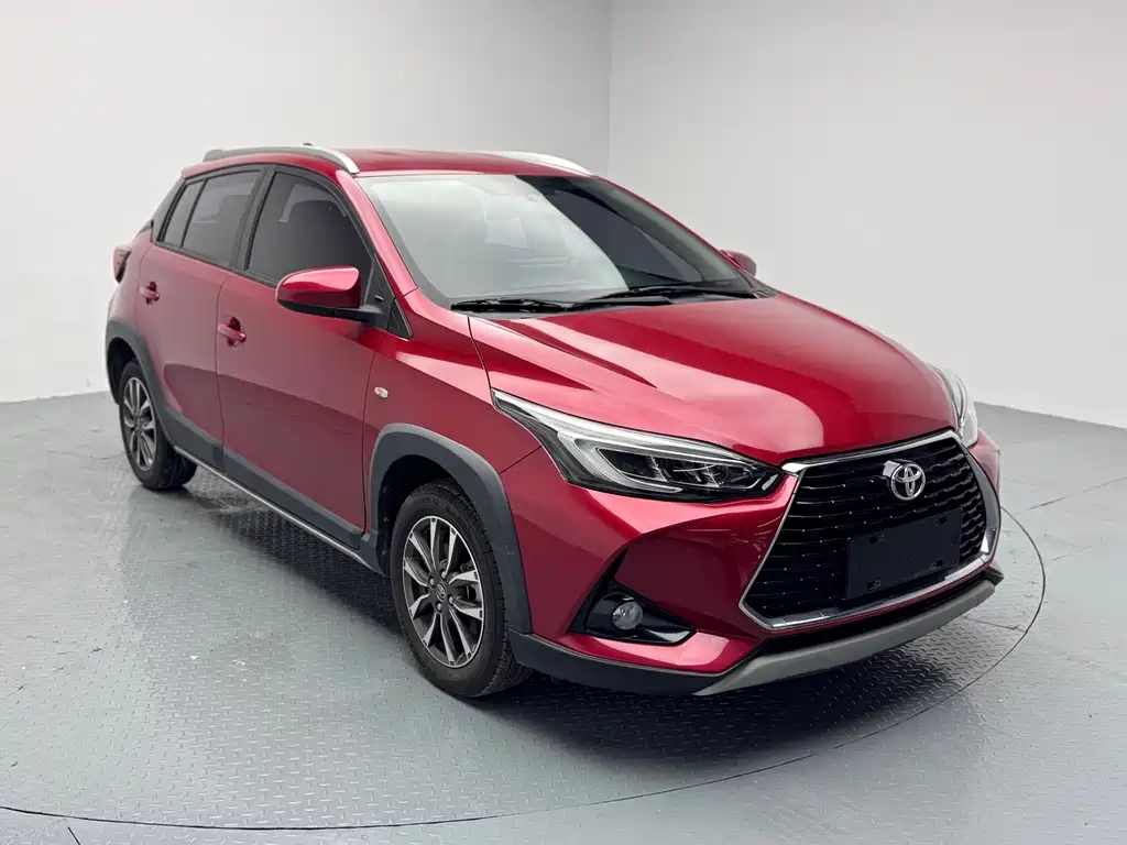 Toyota Yaris L — фото 3