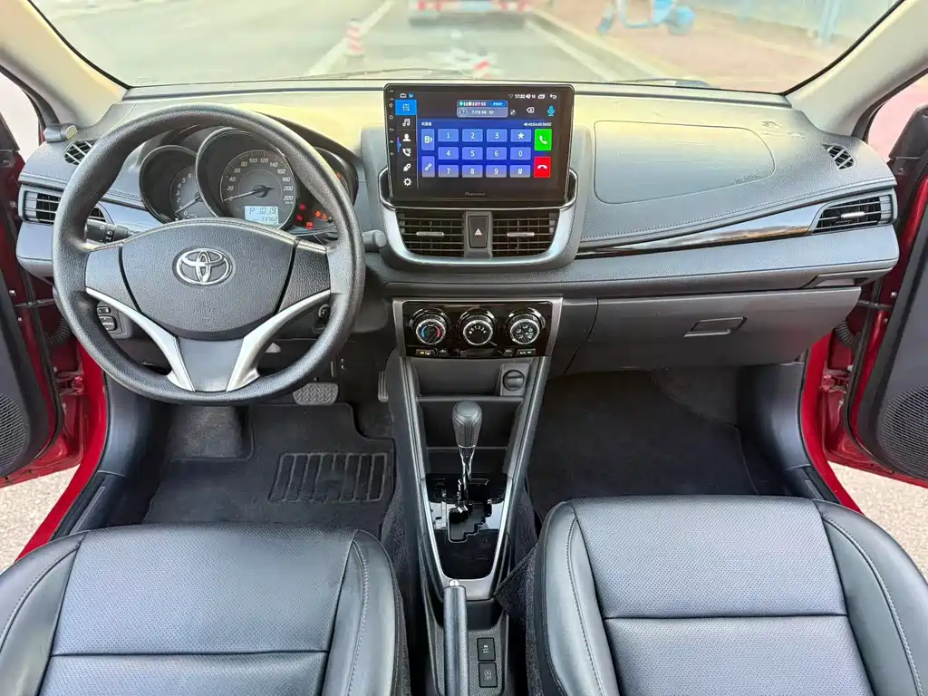 Toyota Yaris L — фото 6