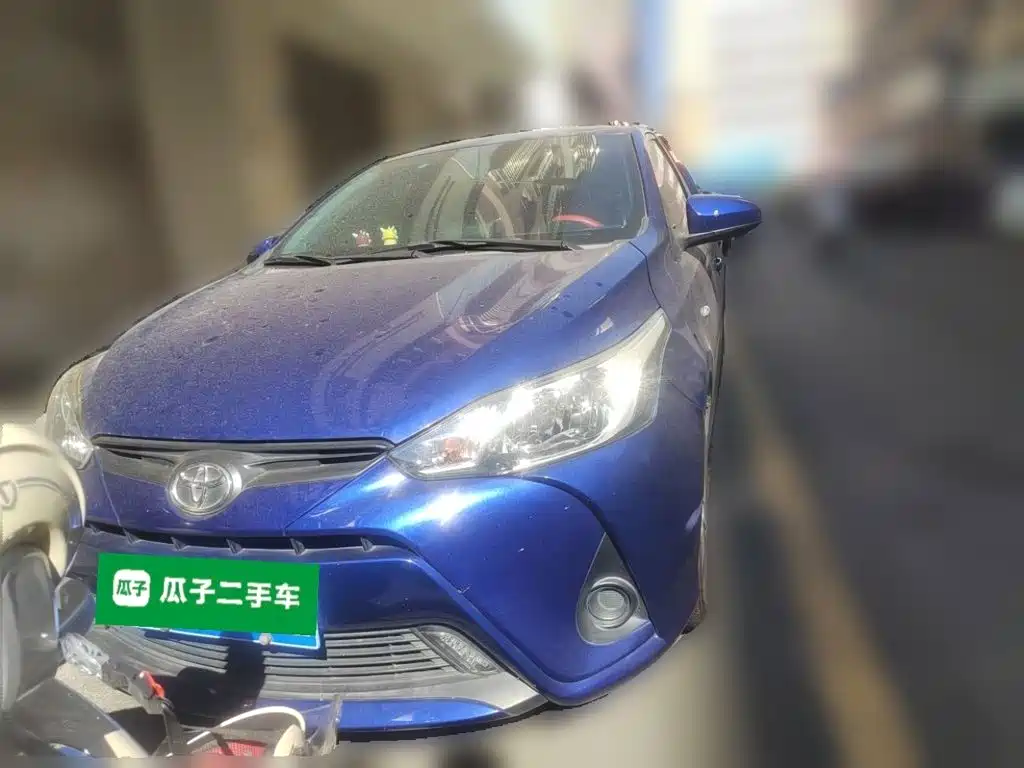 Toyota Yaris L — фото 2