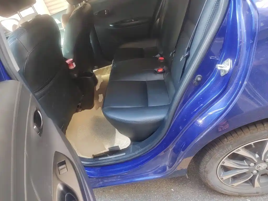 Toyota Yaris L — фото 13