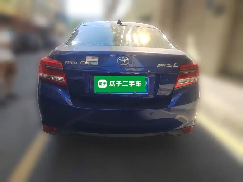 Toyota Yaris L — фото 3
