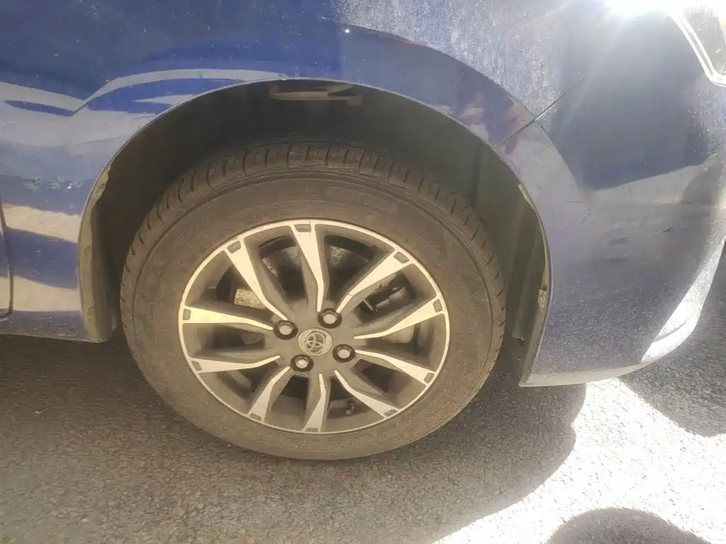 Toyota Yaris L — фото 24
