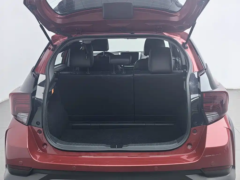 Toyota Yaris L — фото 16