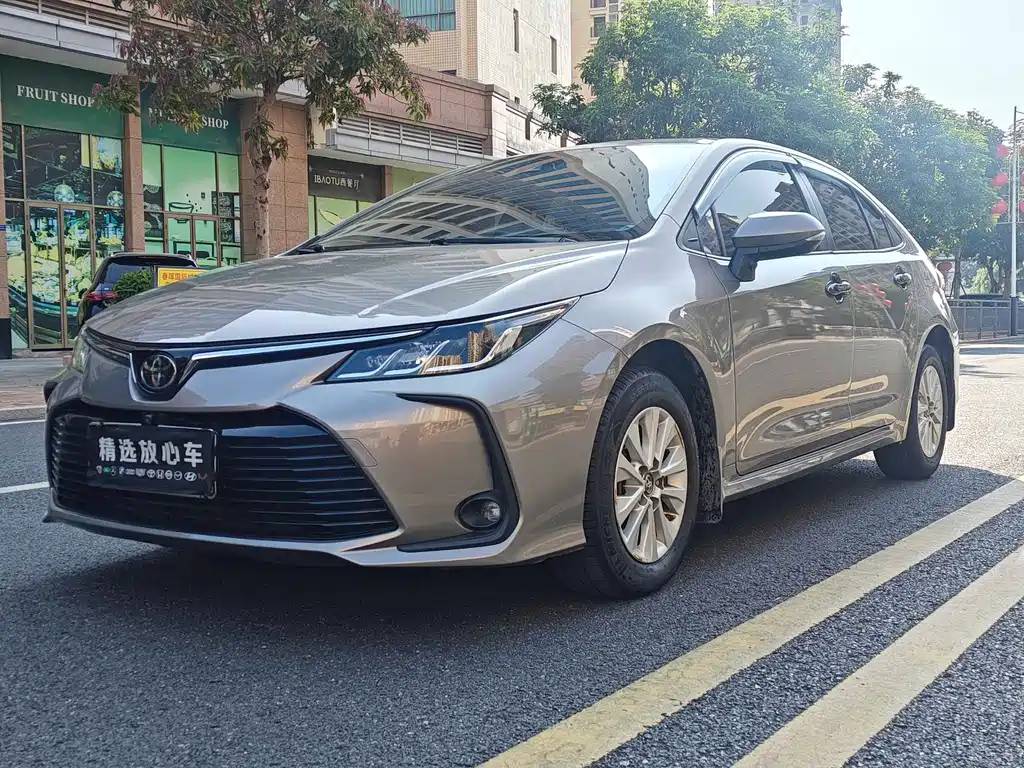 Toyota Corolla — фото 1