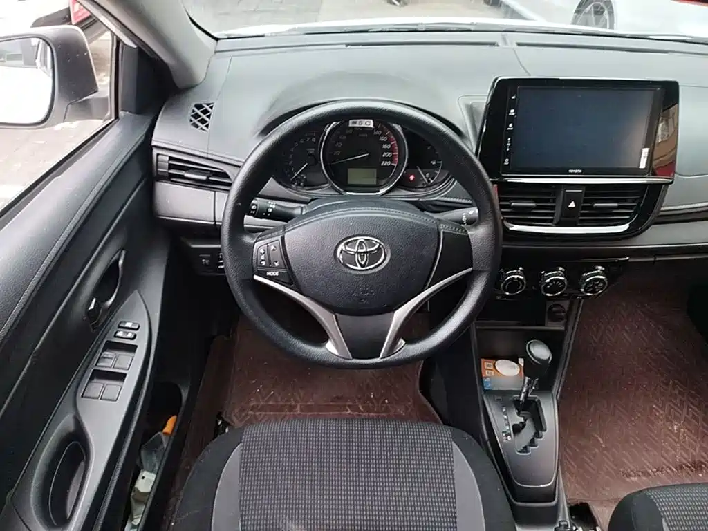 Toyota Vios — фото 14