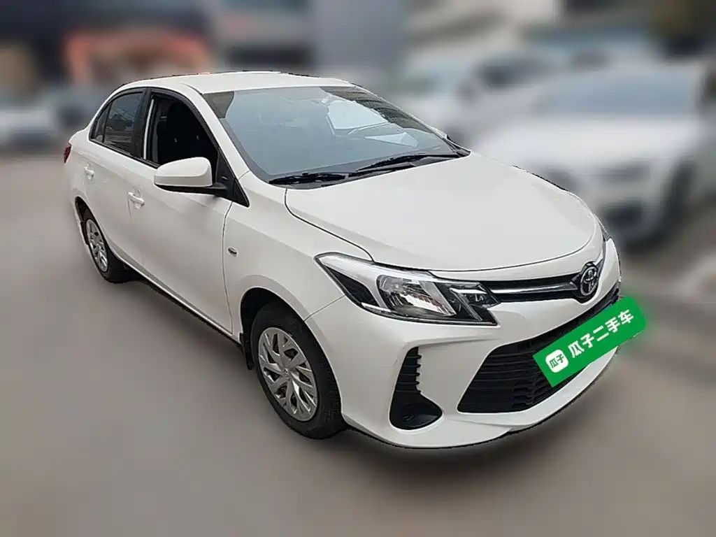 Toyota Vios — фото 5