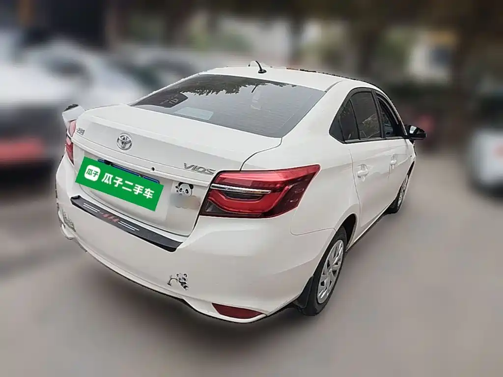 Toyota Vios — фото 9