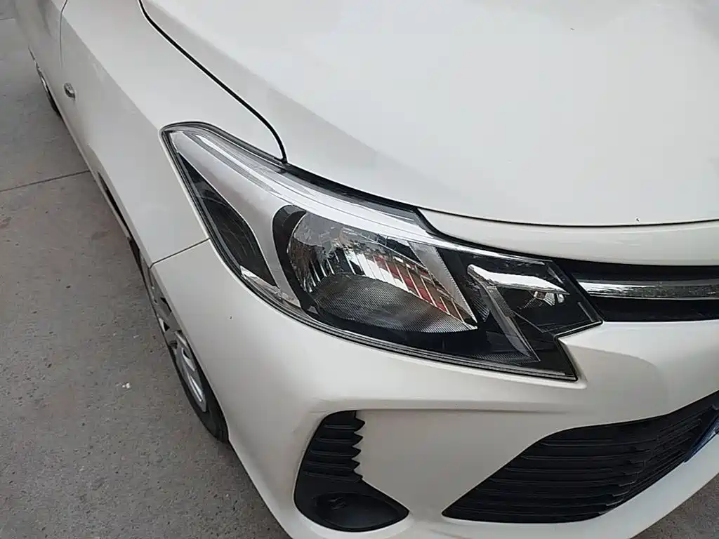 Toyota Vios — фото 10