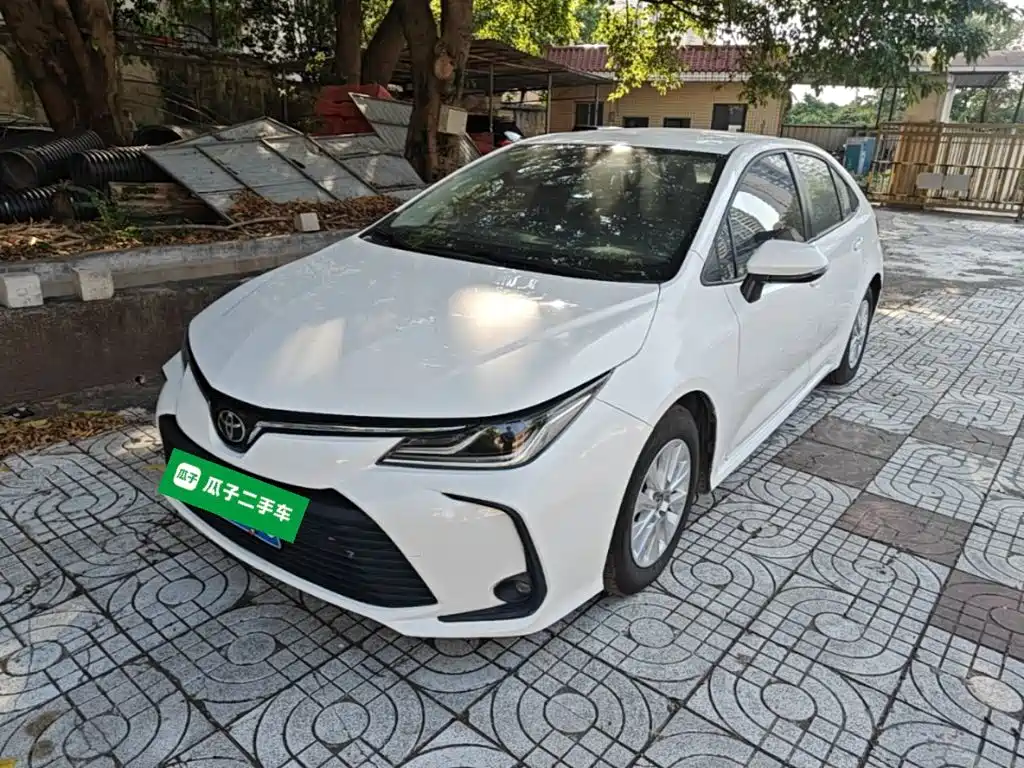 Toyota Corolla — фото 1