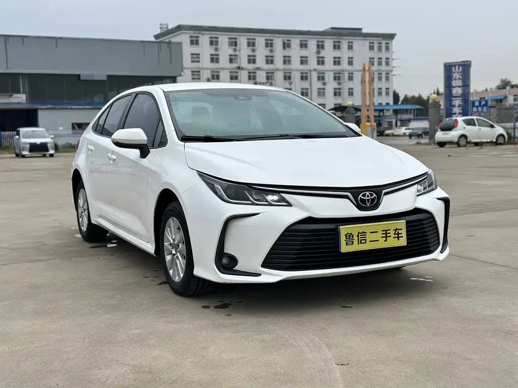 Toyota Corolla — фото 2