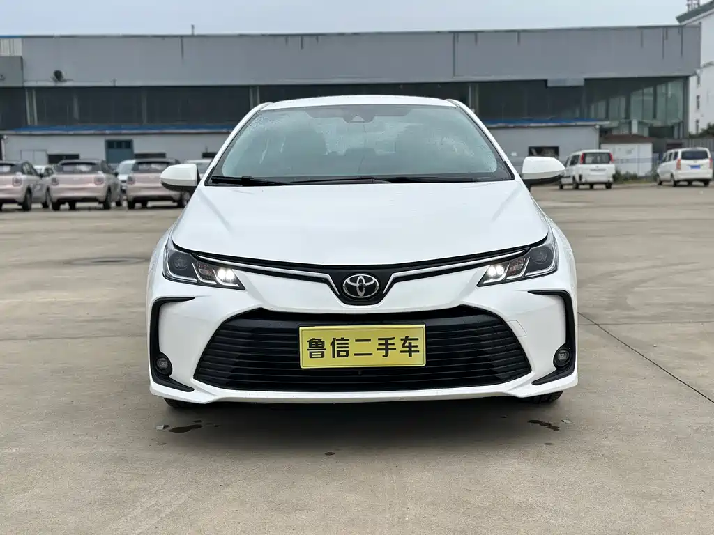 Toyota Corolla — фото 1