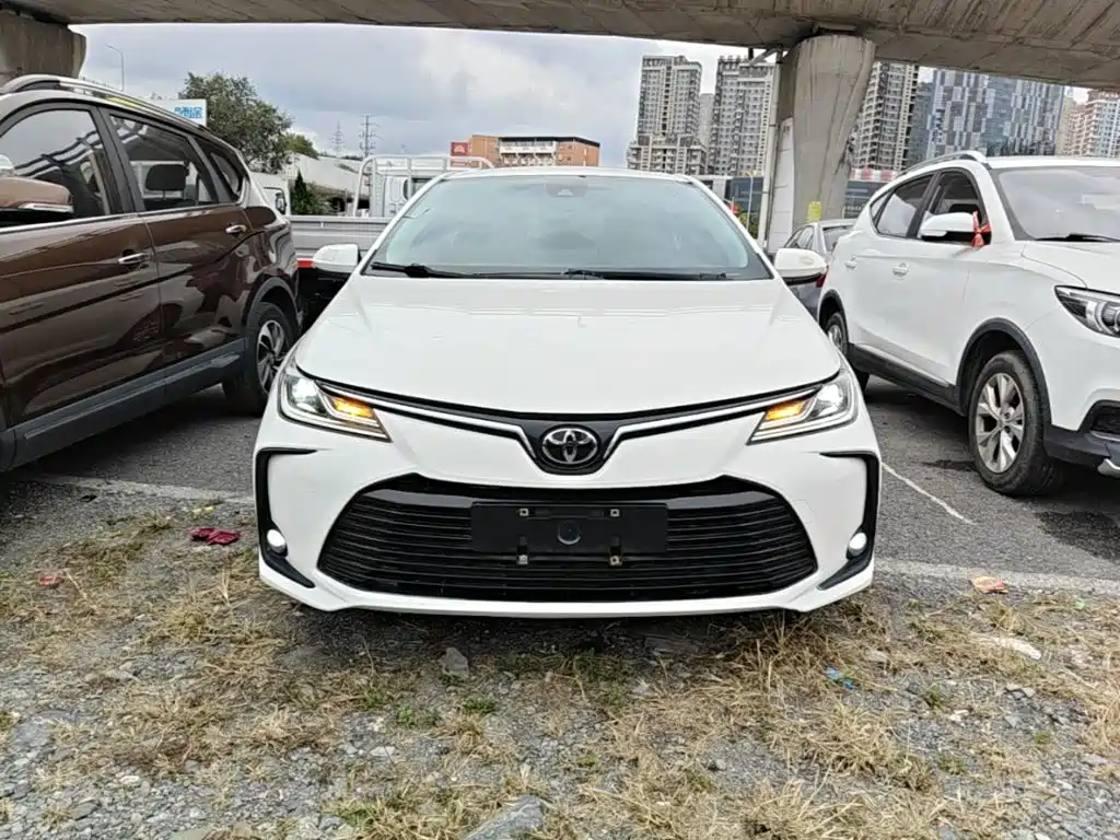 Toyota Corolla — фото 2