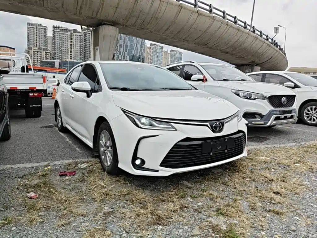Toyota Corolla — фото 3