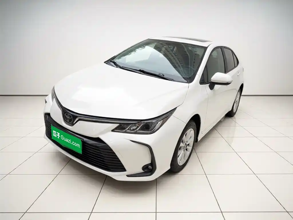 Toyota Corolla — фото 1