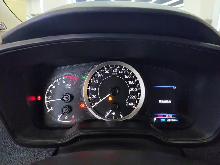 Toyota Corolla — фото 14
