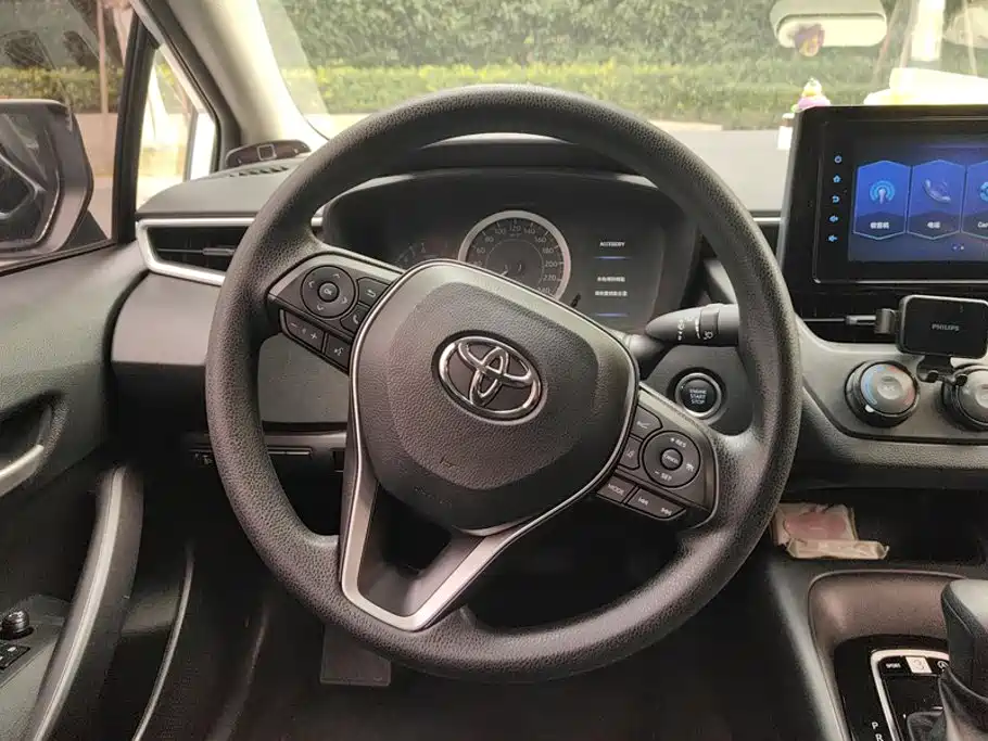 Toyota Corolla — фото 15