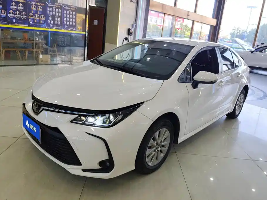 Toyota Corolla — фото 1