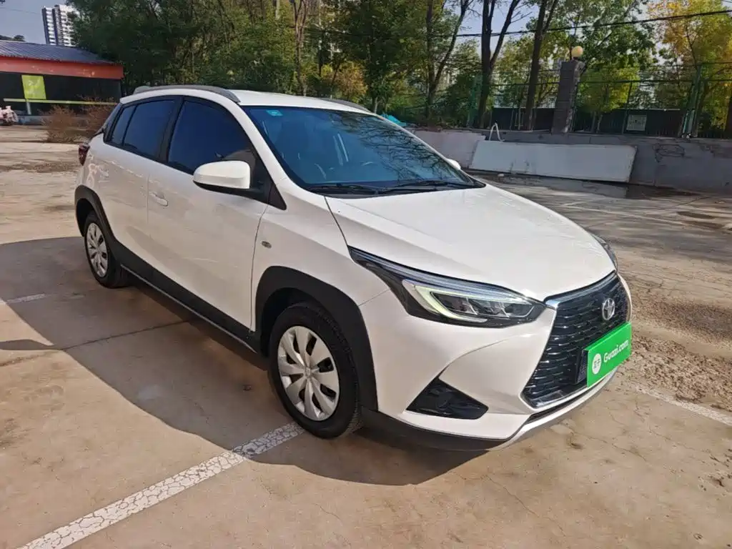 Toyota Yaris L — фото 3