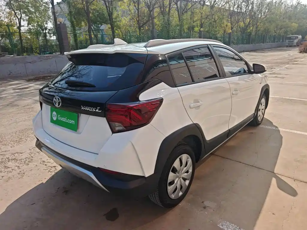 Toyota Yaris L — фото 6
