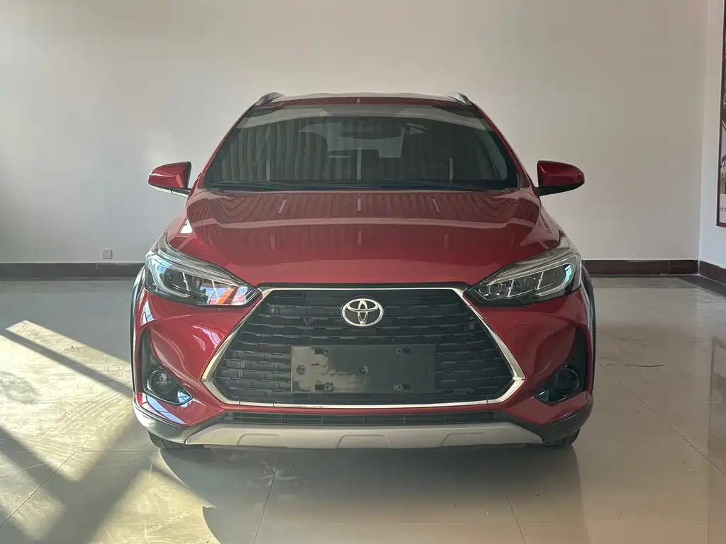Toyota Yaris L — фото 2