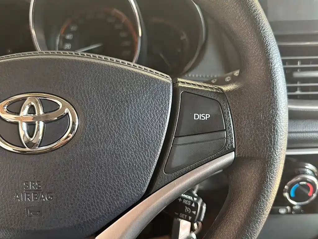 Toyota Yaris L — фото 18
