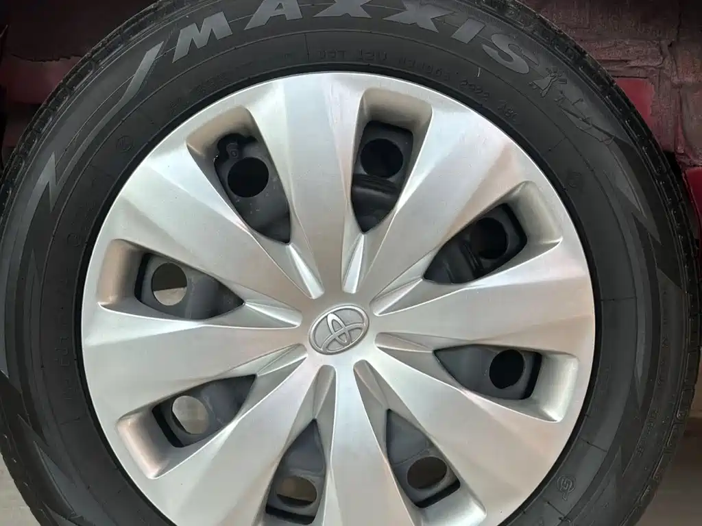 Toyota Yaris L — фото 9