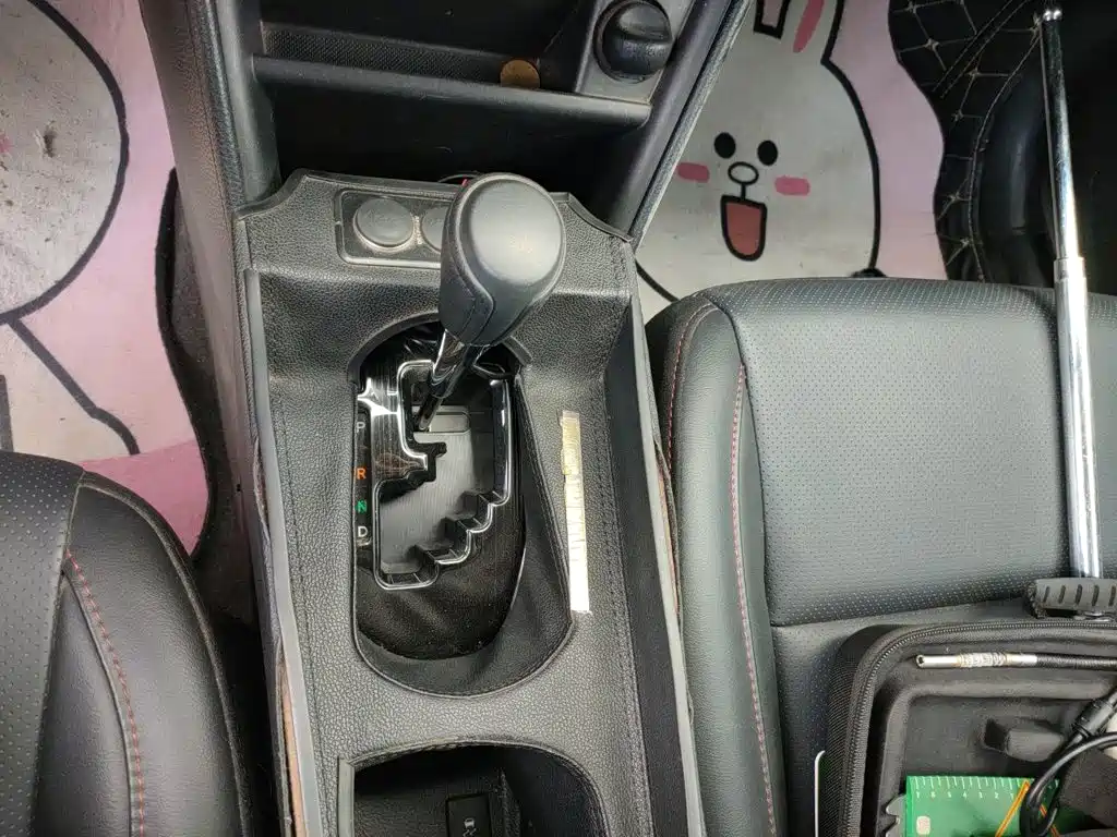 Toyota Yaris L — фото 17