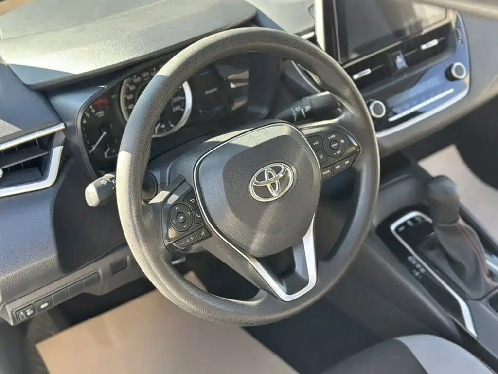 Toyota Corolla — фото 2