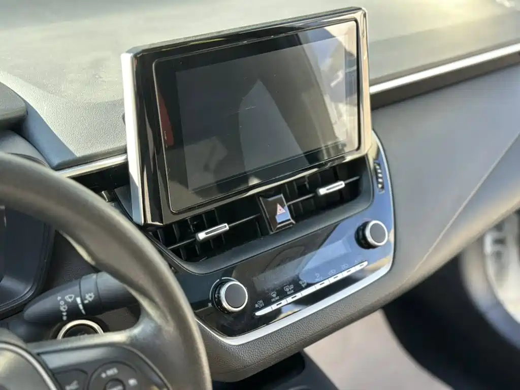 Toyota Corolla — фото 4