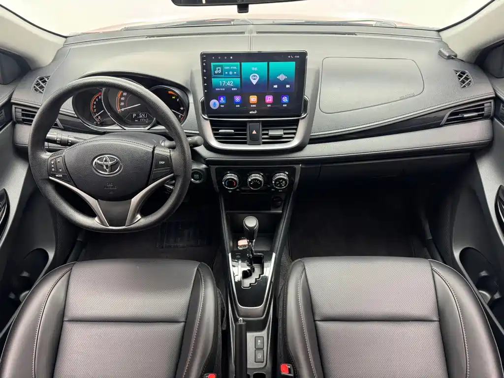 Toyota Yaris L — фото 9