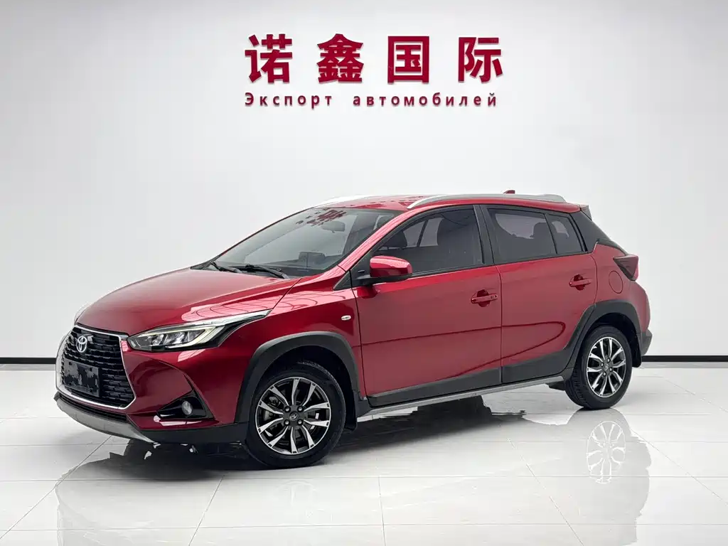 Toyota Yaris L — фото 1