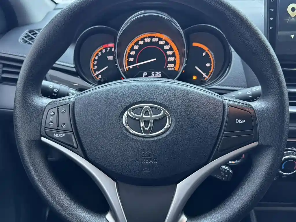 Toyota Yaris L — фото 15
