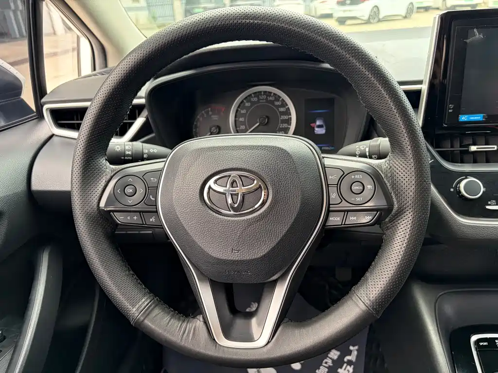 Toyota Corolla — фото 13