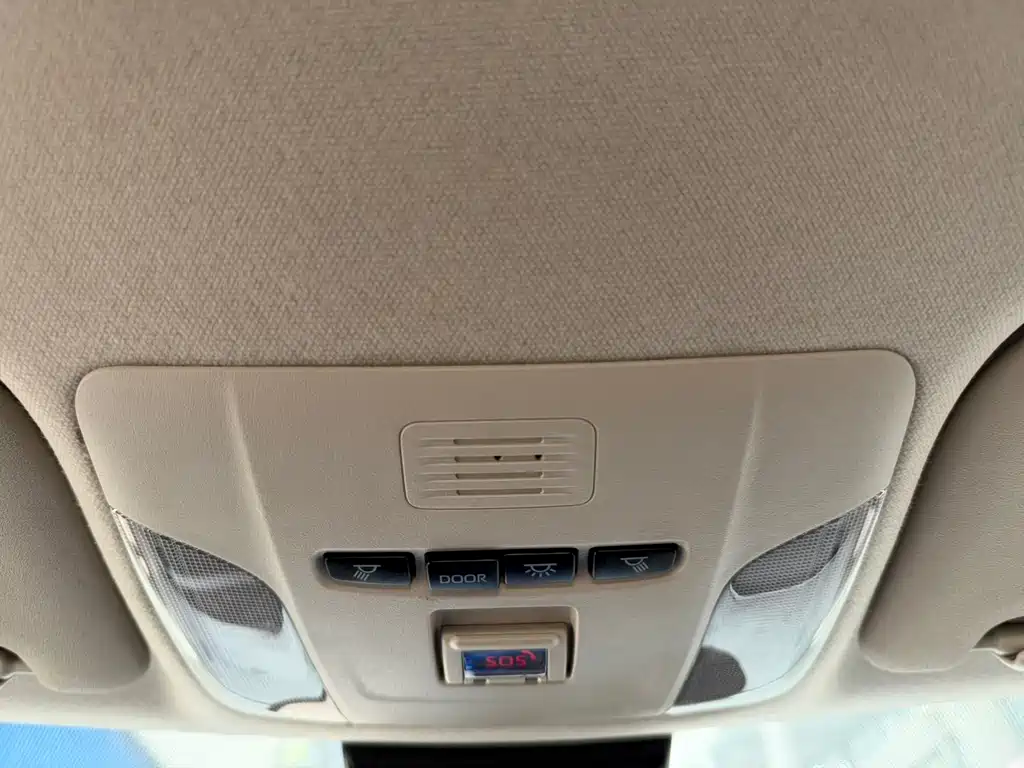 Toyota Corolla — фото 18