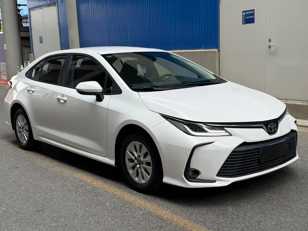 Toyota Corolla — фото 3