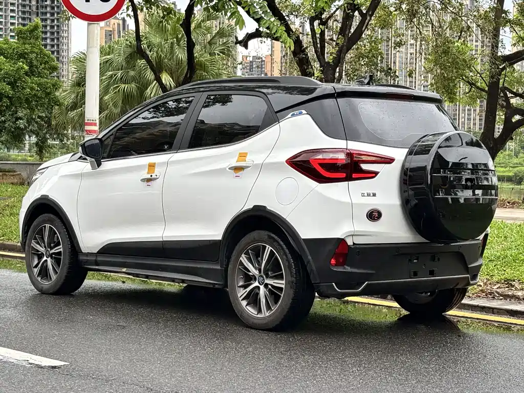 BYD Yuan EV — фото 3
