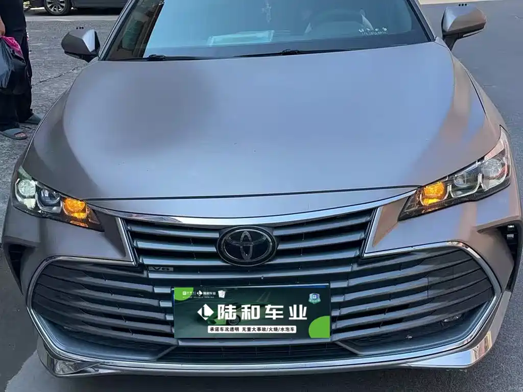 Toyota Avalon — фото 2