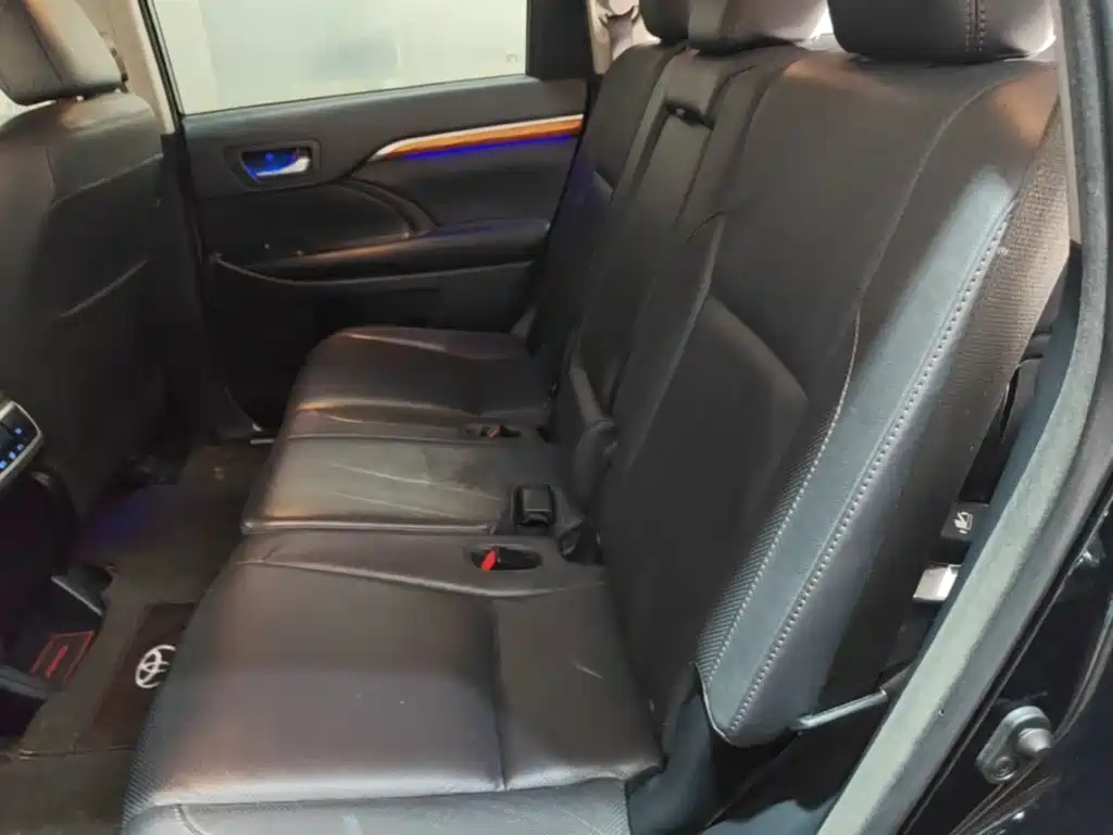 Toyota Highlander — фото 16