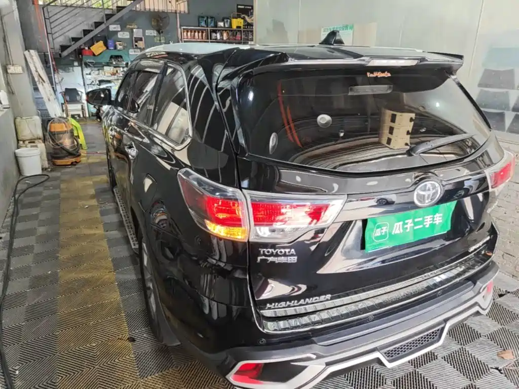 Toyota Highlander — фото 4