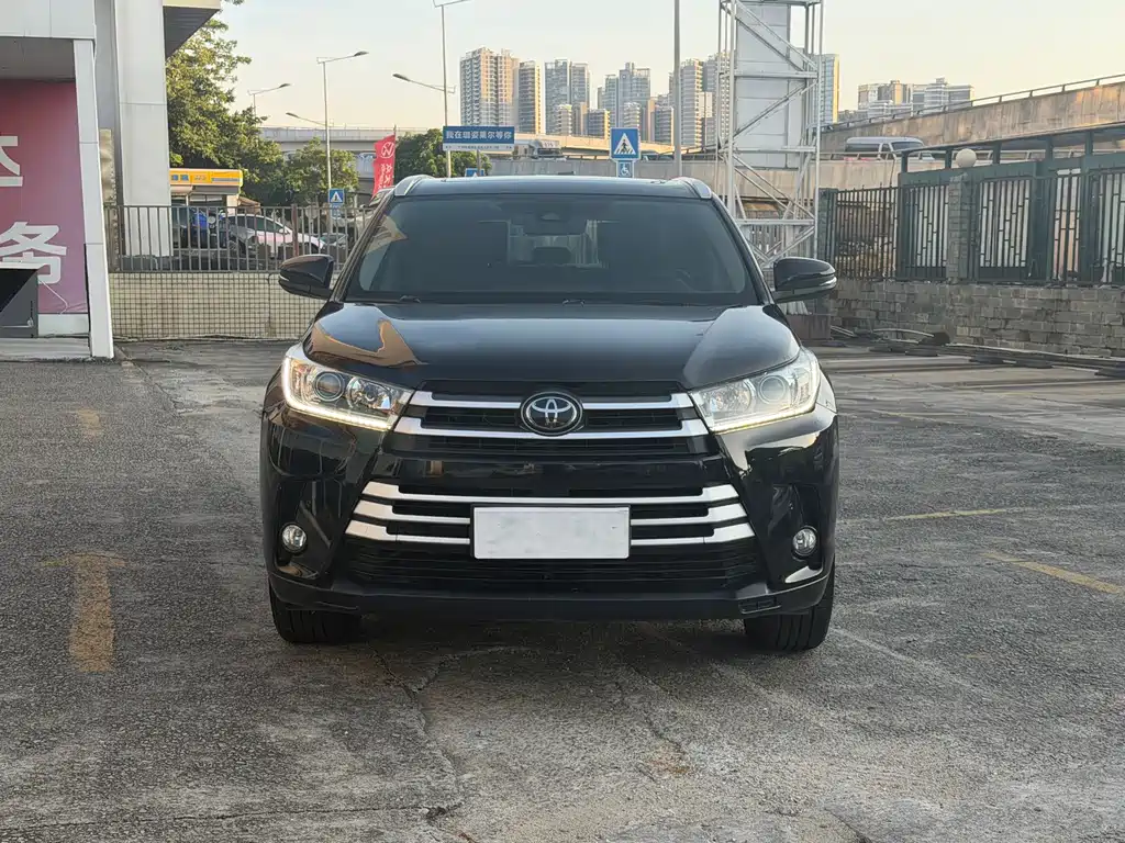 Toyota Highlander — фото 2
