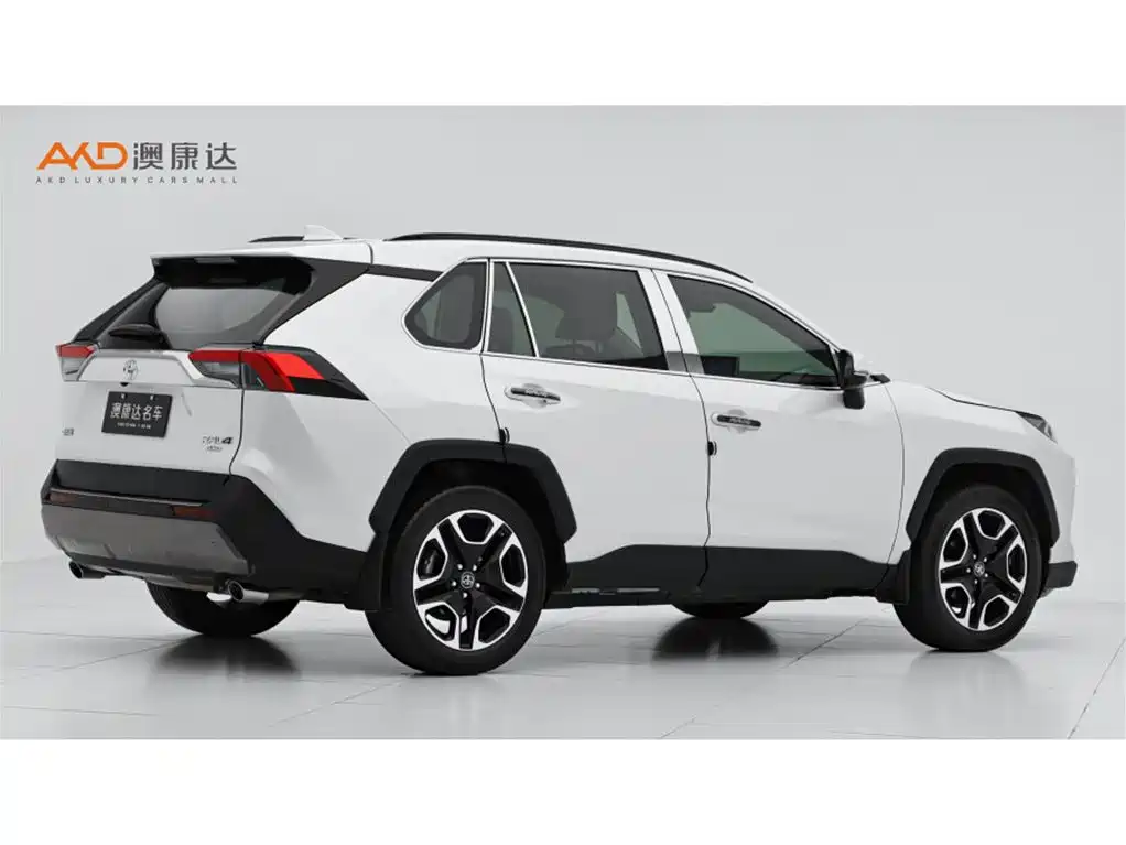 Toyota RAV4 — фото 3