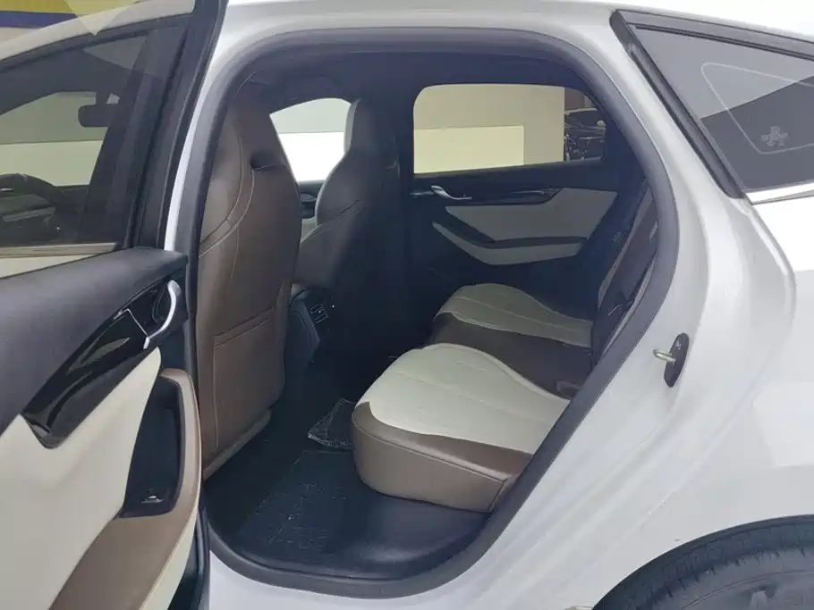 BYD Qin PLUS — фото 11