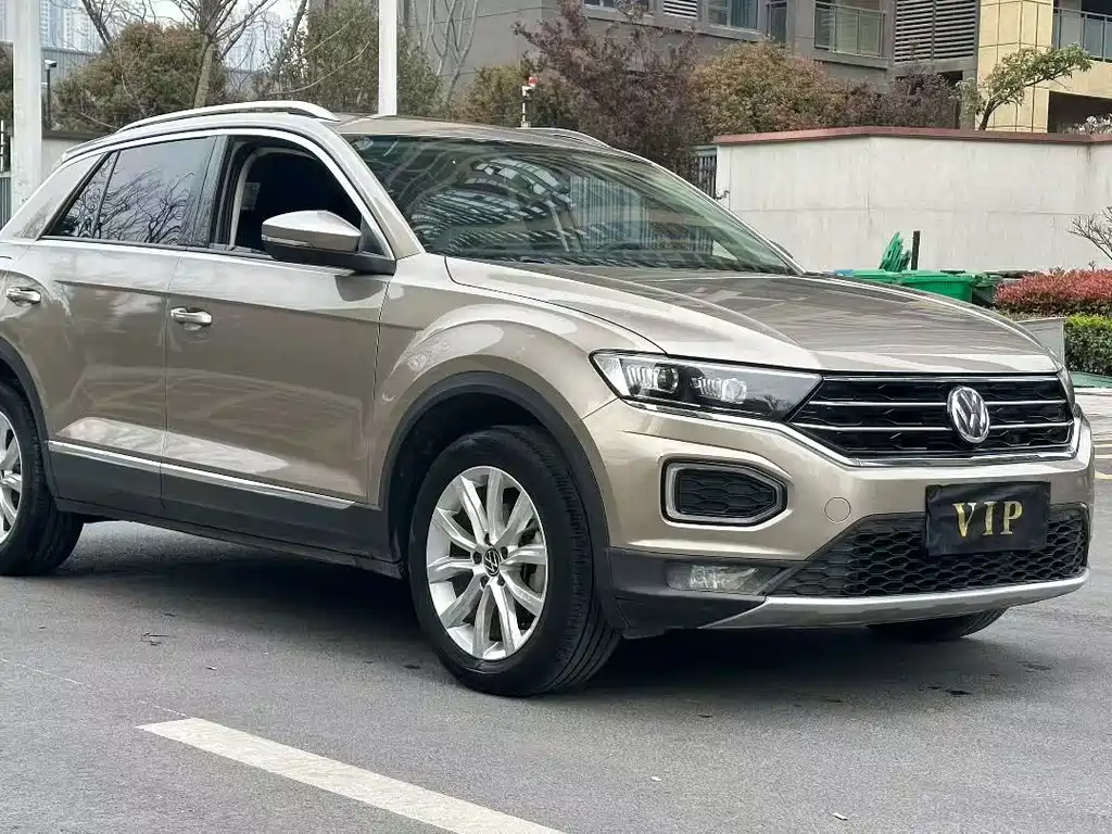 Volkswagen T-Roc — фото 3