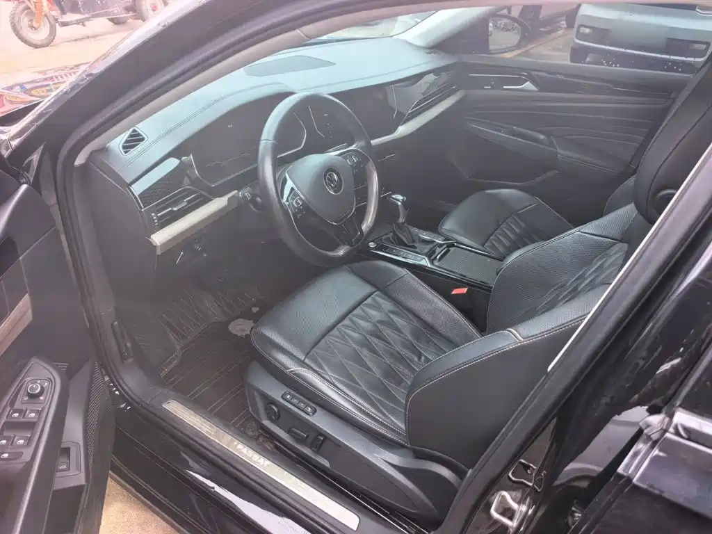 Volkswagen Passat — фото 14