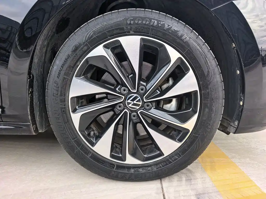 Volkswagen Passat — фото 16