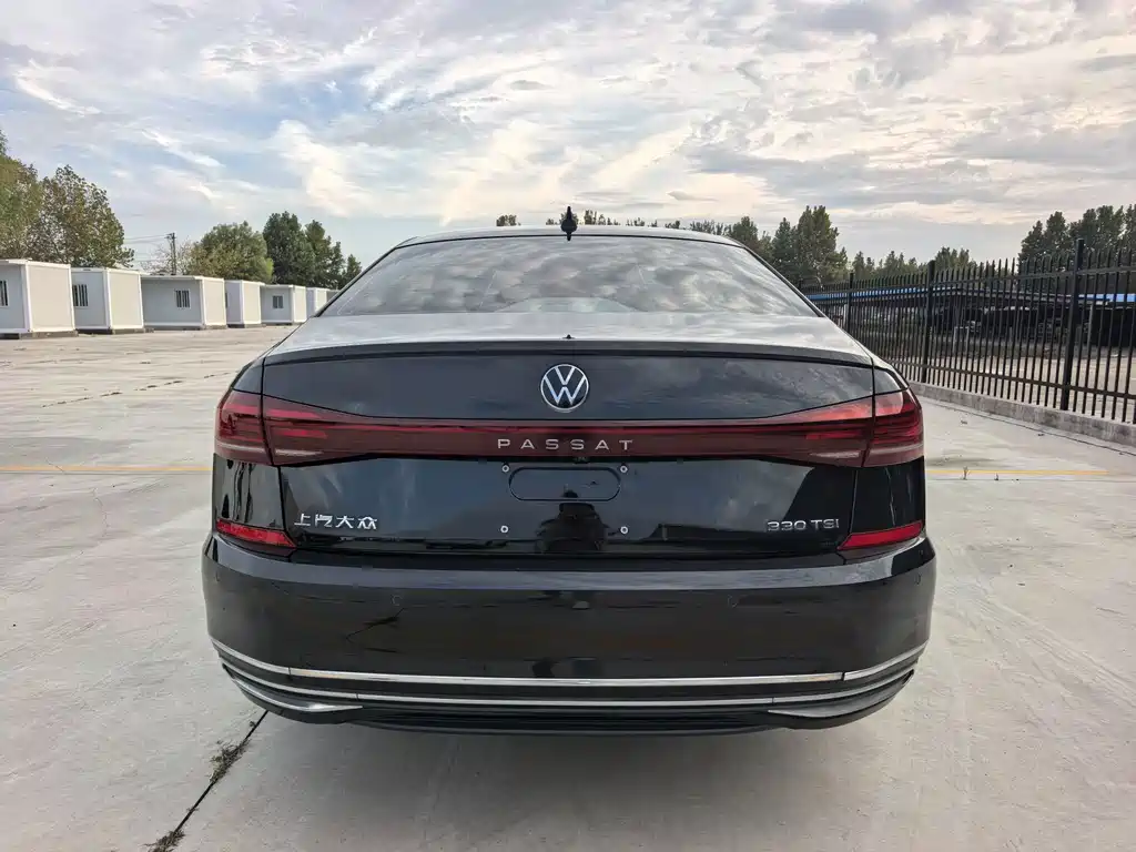 Volkswagen Passat — фото 5