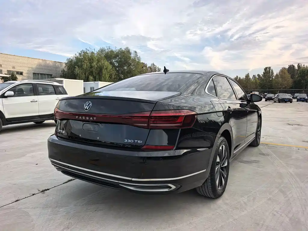 Volkswagen Passat — фото 6