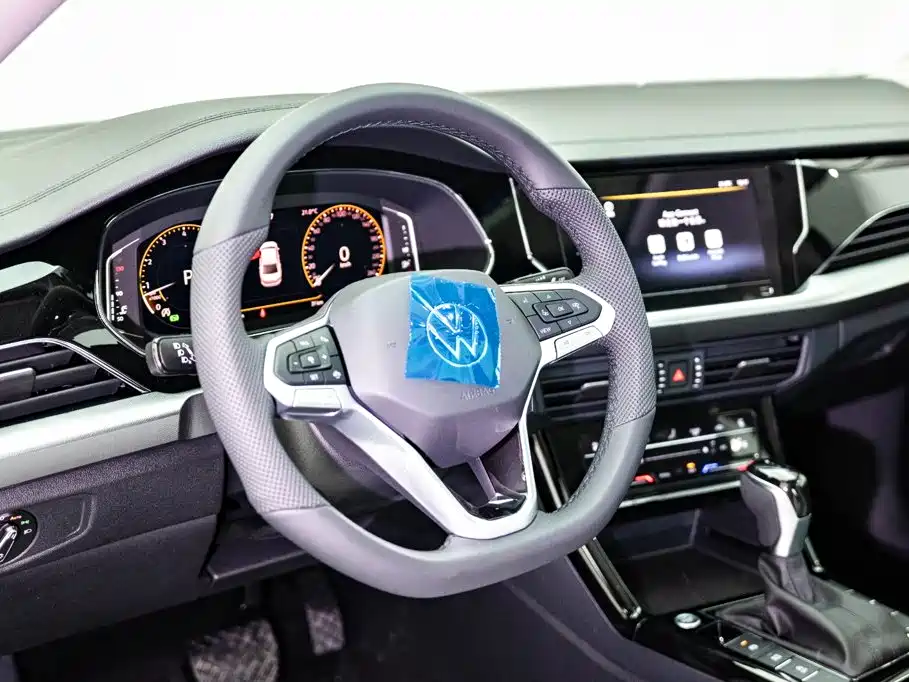 Volkswagen Passat — фото 14